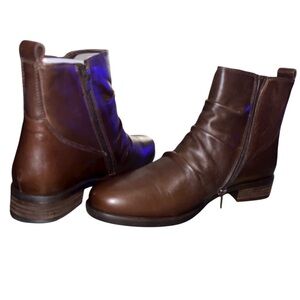 NIB EARTH Alana Skellig  Brown Leather Ankle Boots SIZE 11
